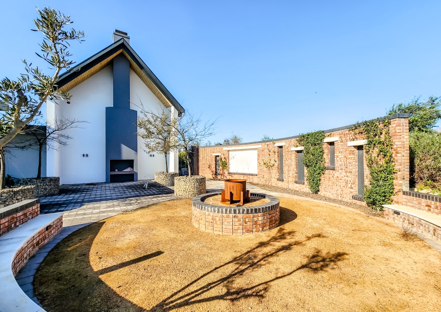 12 Bedroom Property for Sale in Val De Vie Estate Western Cape